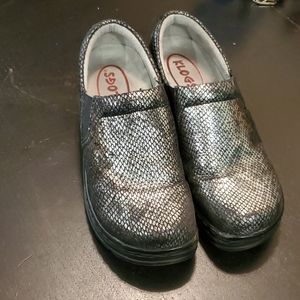 Klogs women's metallic snake 7.5